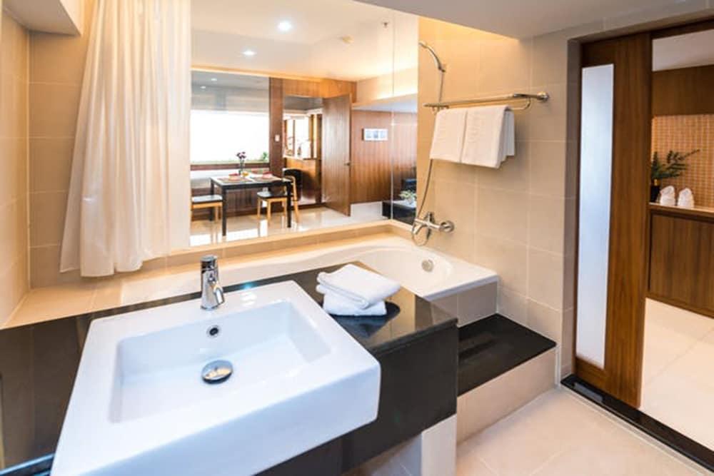 Laemtong Serviced Apartment Si Racha Luaran gambar